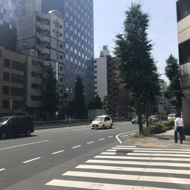 住友不動産芝ビル4号館 ビル前面道路