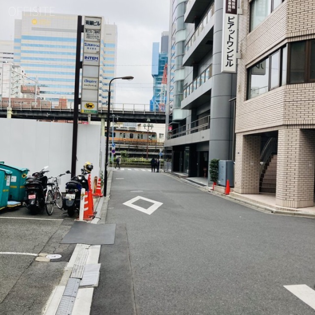 斉藤ビル ビル前面道路