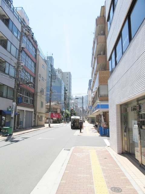 安達第3ビル 周辺