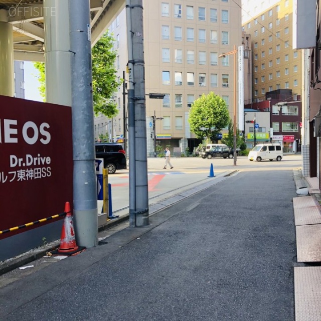東神田百善ビル ビル前面道路