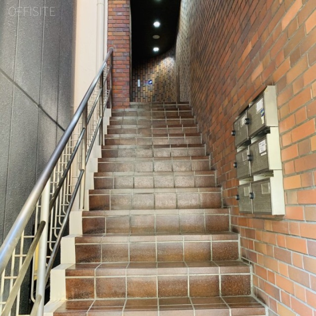 ワダビル エントランス