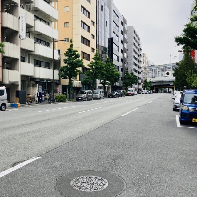 松崎ビル ビル前面道路