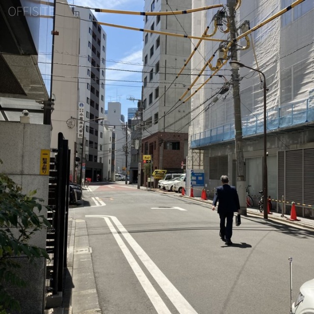 日光ビル　ビル前面道路