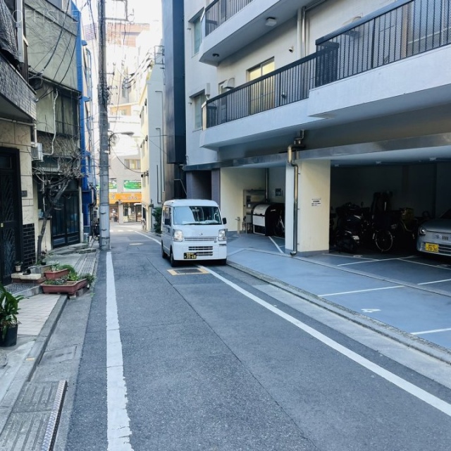 クレスト南大塚ビル 背面道路