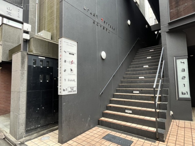 アーバンテラス青山 エントランス