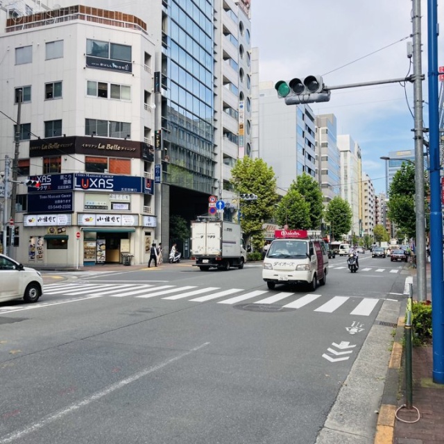 五反田ハタビル ビル前面道路