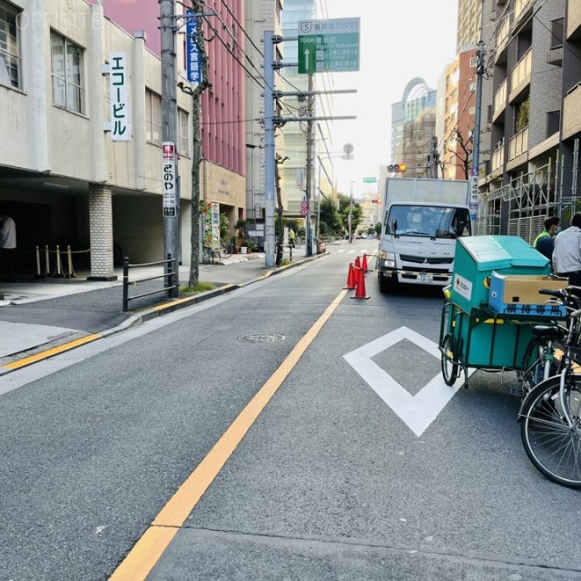 エコービル ビル前面道路