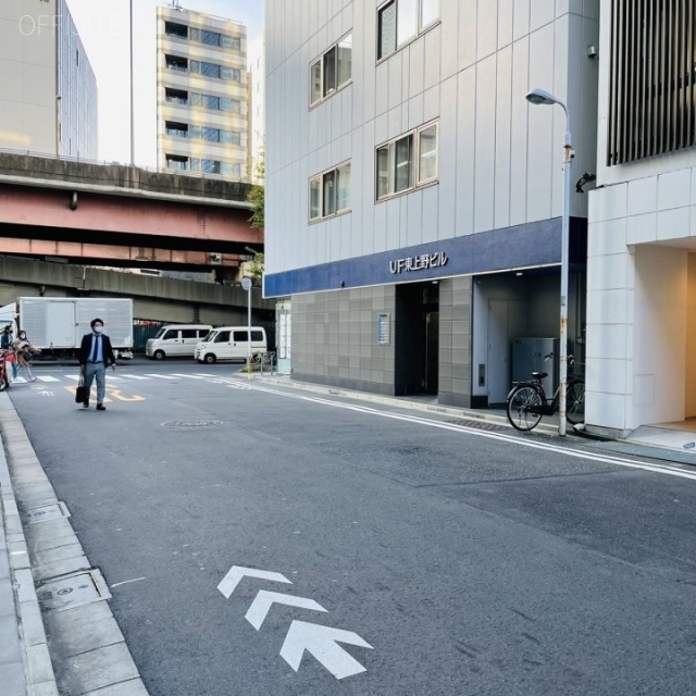 エムビルⅡ ビル前面道路