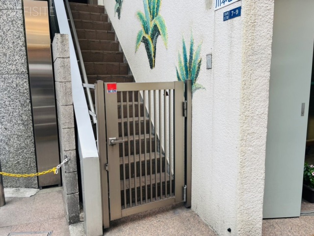 川本ビル　エントランス