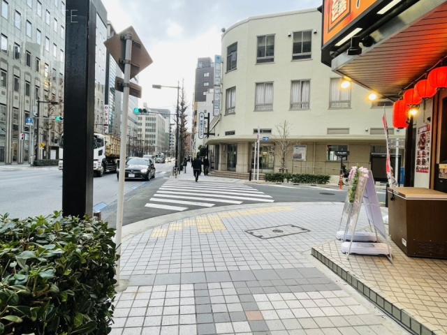 黒江屋八丁堀ビル　前面歩道
