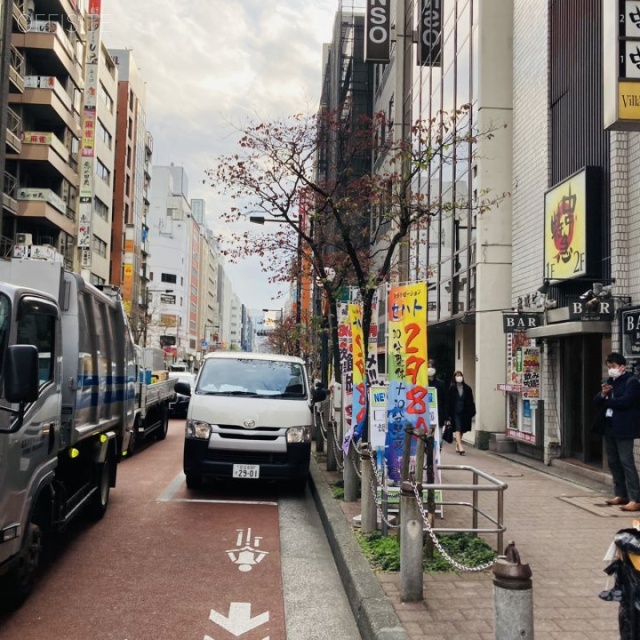 ブラザービル ビル前面道路
