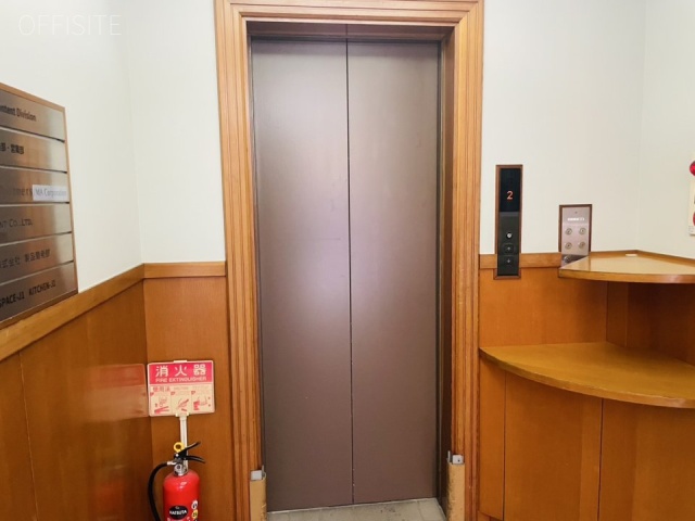 つり人社ビル　エントランス