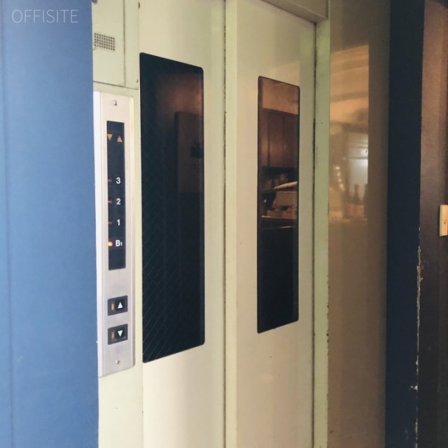 ライフロックスキューブビル エレベーター
