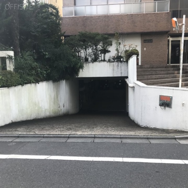 新宿JECビル 駐車場