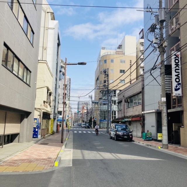 品田ビル ビル前面道路
