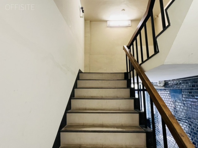 第1松井ビル エントランス