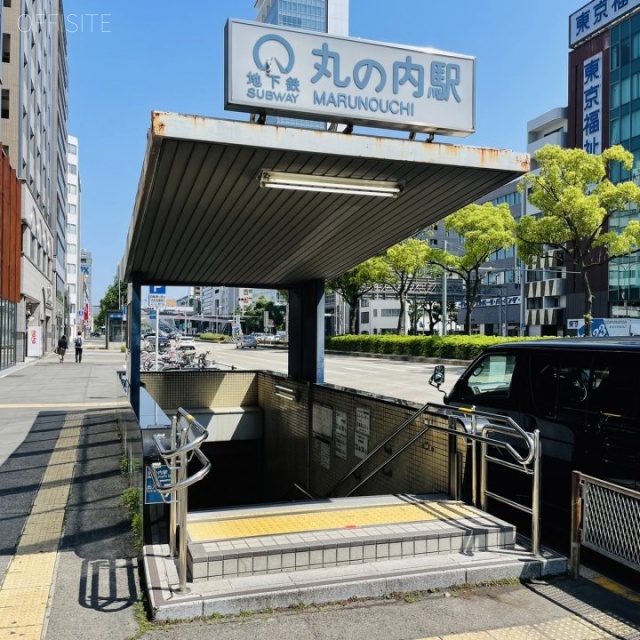 丸の内Oneビルディング 目の前に丸の内駅