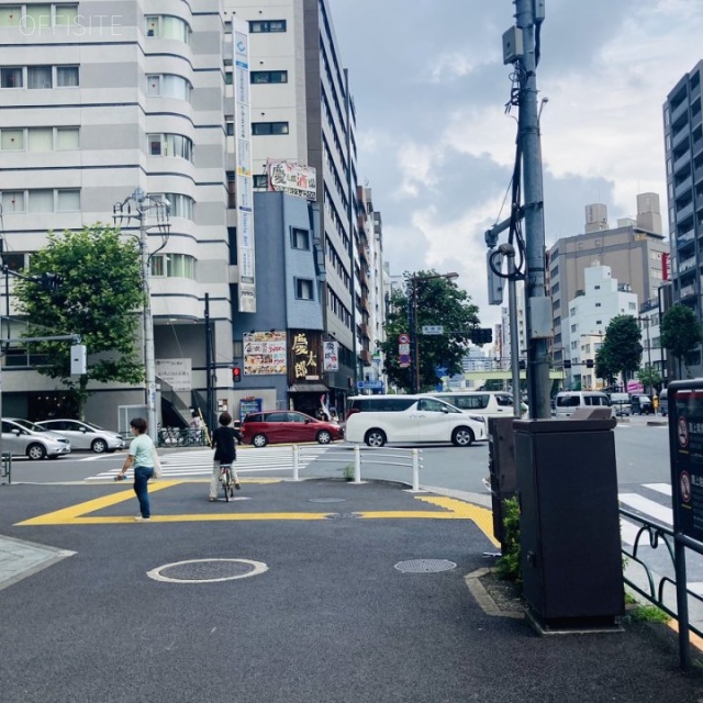 住友生命東神田ビル ビル前面道路