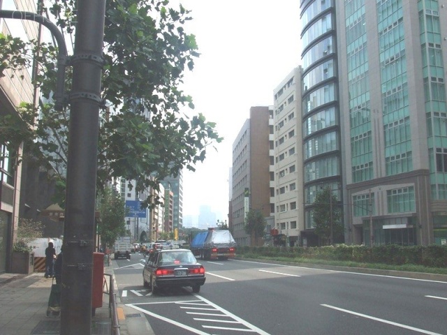 麹町スクエアプラザ ビル前面道路