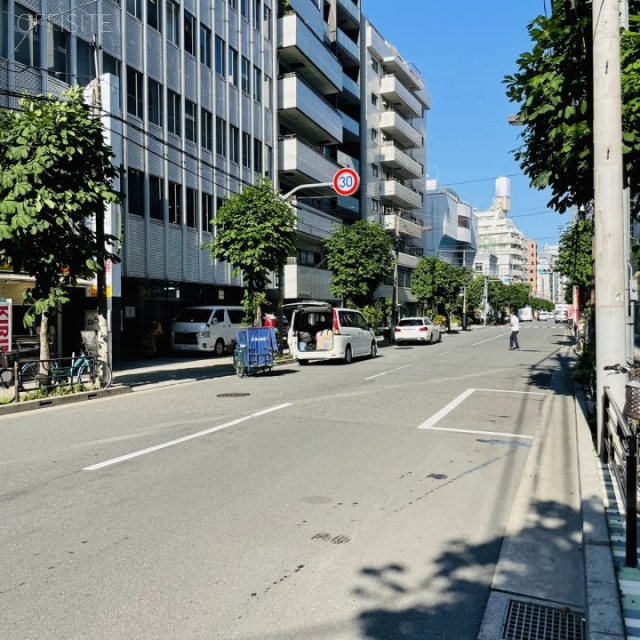 鈴和ビル ビル前面道路