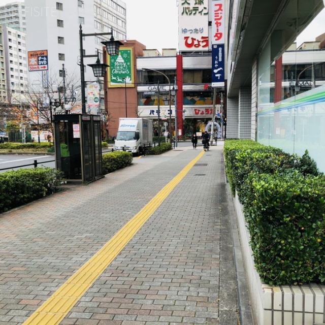 ニッセイ大塚駅前ビル ビル前面道路