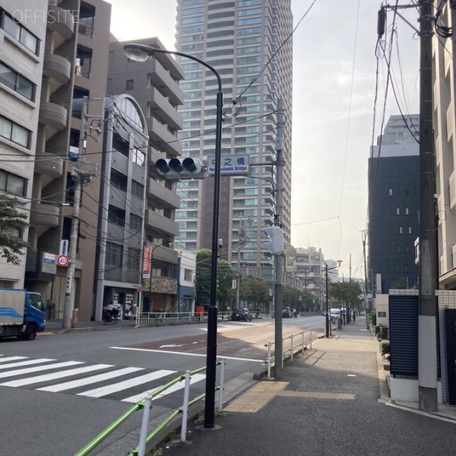 Beverly Homes麻布十番 ビル前面道路