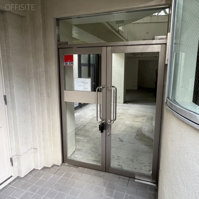 WELL原宿 地下1階 貸室入口