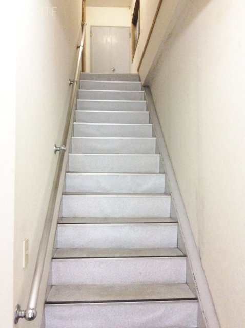 高木ビル エントランス