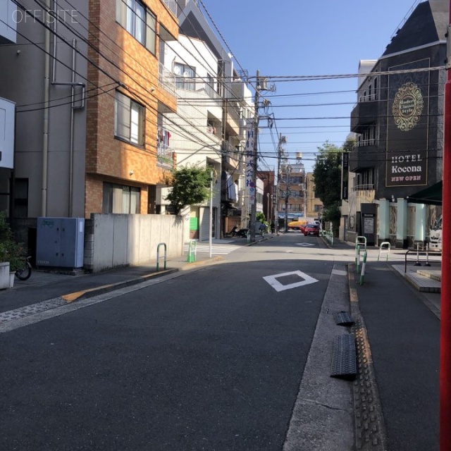 小林ビル ビル前面道路