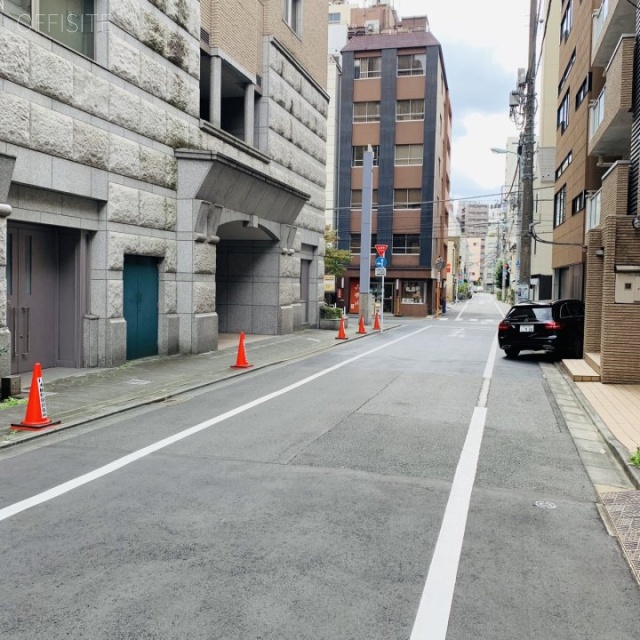 ヨートービル ビル前面道路