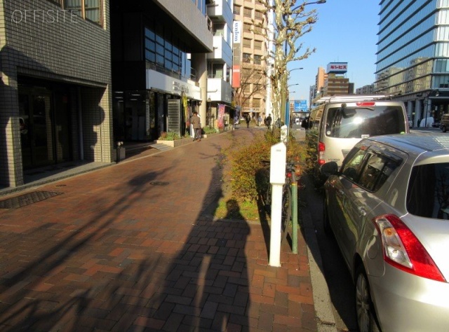 山田ビル ビル前面道路