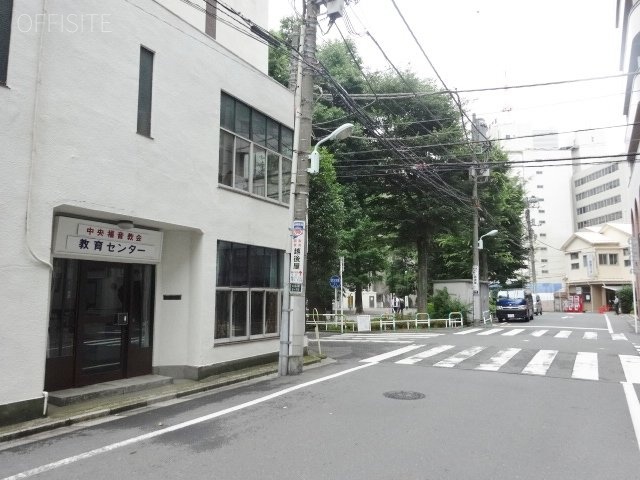 ONEST池袋イーストビル ビル前面道路