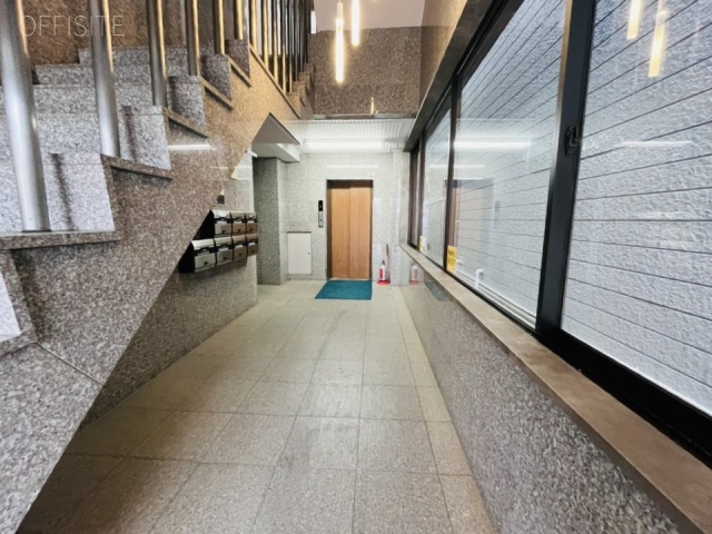 川越伊東ビル エントランス