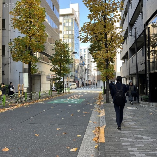 内山ビル 前面道路