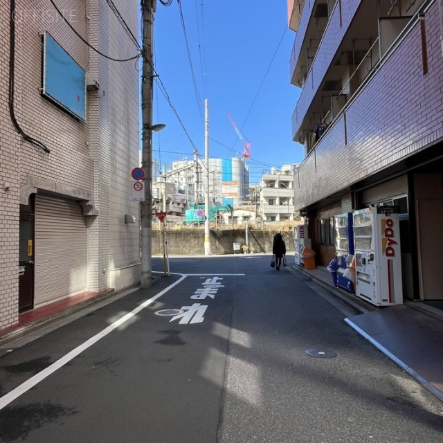 光工芸社ビル 前面道路