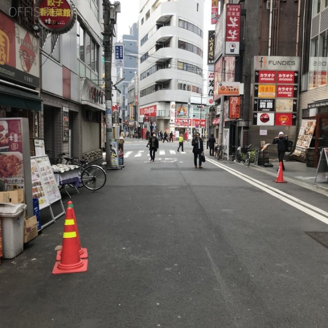 水道橋西口会館 ビル前面道路