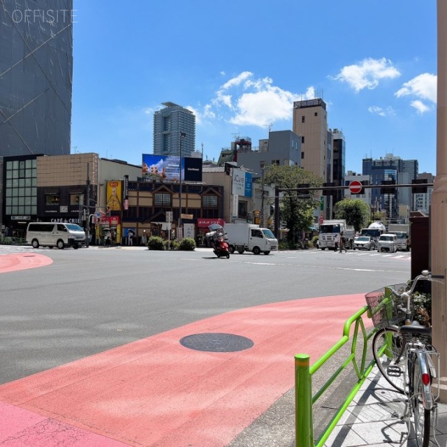 三福ビル 前面道路