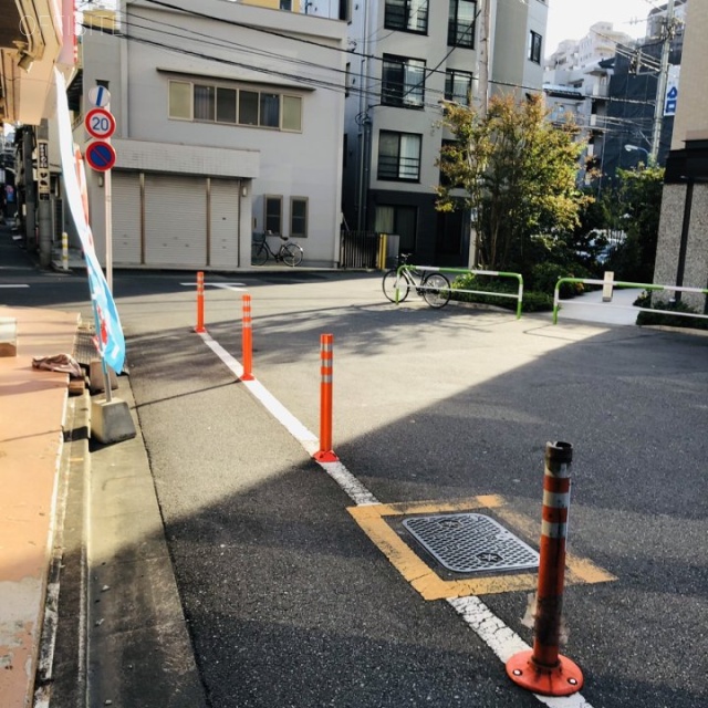 ロジビル ビル前面道路