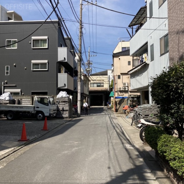 フジトービル ビル前面道路