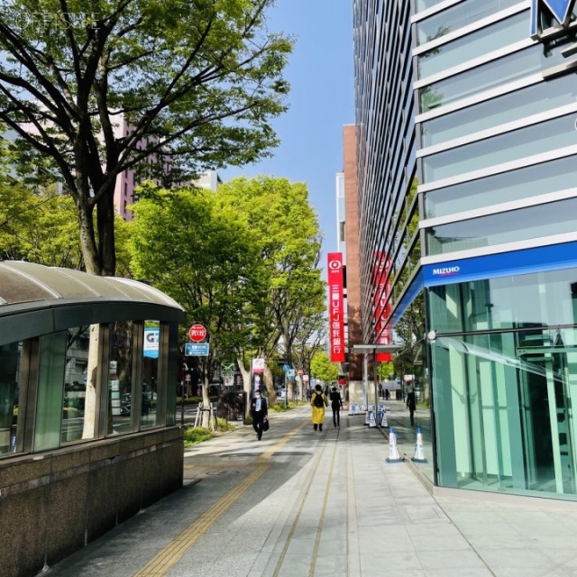 仙台ファーストタワービル 前面歩道