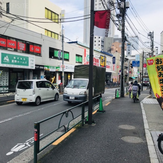 サンエスビル ビル前面道路