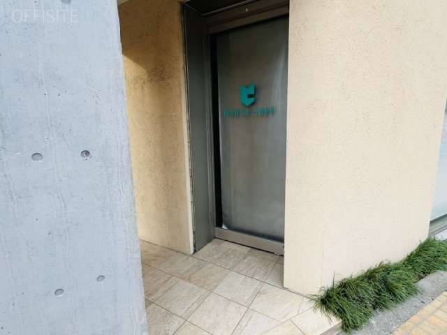 NOZY新宿ビル エントランス