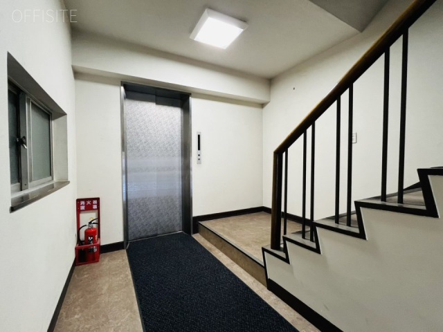 島倉ビル　エントランス