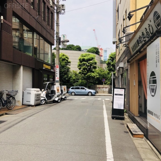 三島ビル ビル前面道路