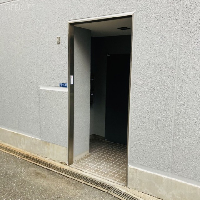 TーSQUARE 浜松町　通用口