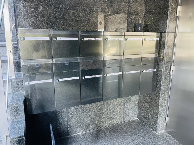 フェルテ麹町1・7ビル　メールボックス