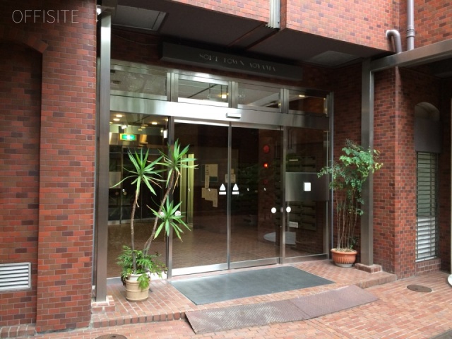 ソフトタウン青山ビル エントランス