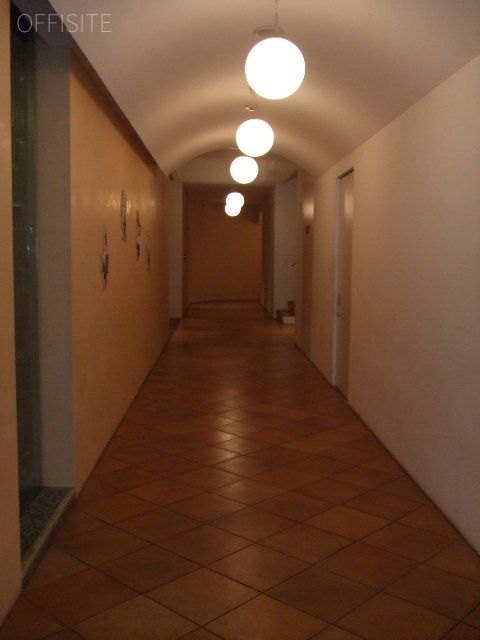 合同ビル 画像