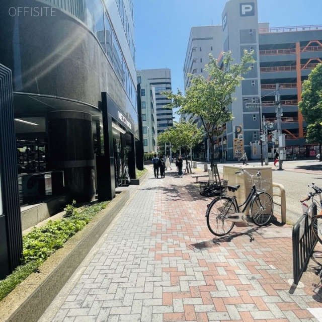 栄センタービル 前面歩道