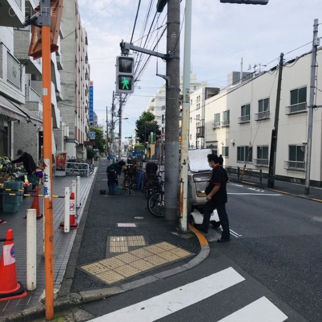 ルックハイツ北新宿壱番館　ビル前面道路